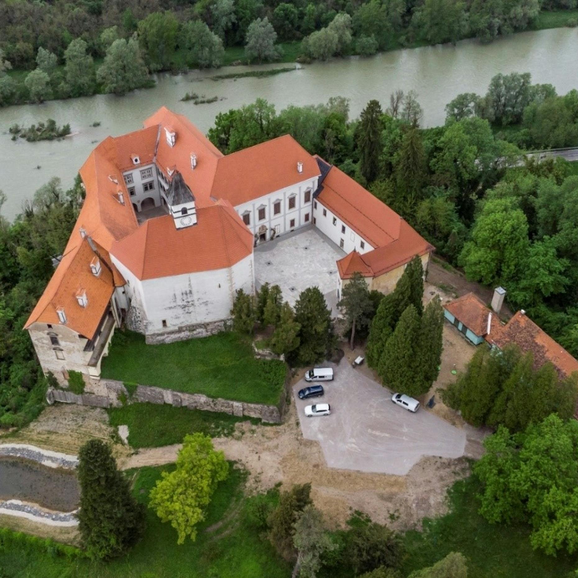 Castle Borl